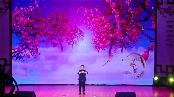 小朋友有大气场,来自浙江温州的沈易吟诵了苏轼的名作《江城子 密州出猎》