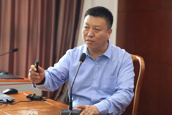 学堂人刘军:浸润传统改变思维 正身修慧引领发展