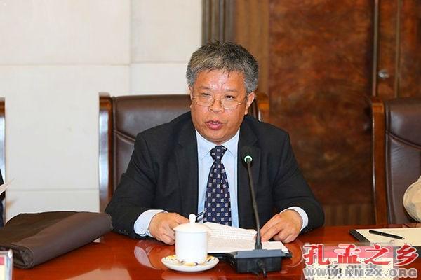 安乐哲儒学大家国际研讨会在孔子研究院举行